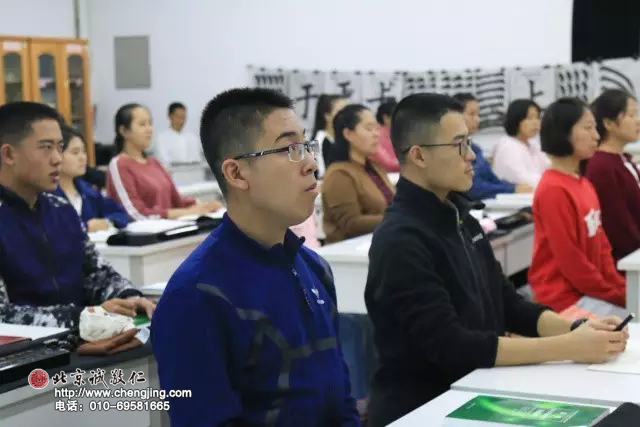 大家在学习均匀吐气，看这个认真的表情！